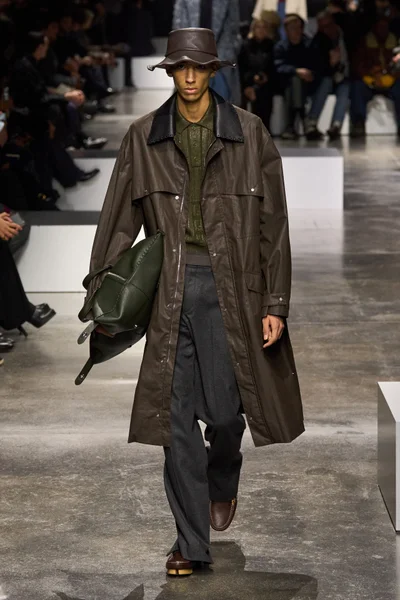 Look 4